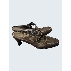 Womens Size 7 Merona Brown Leather Shoes -- ITEM #4034